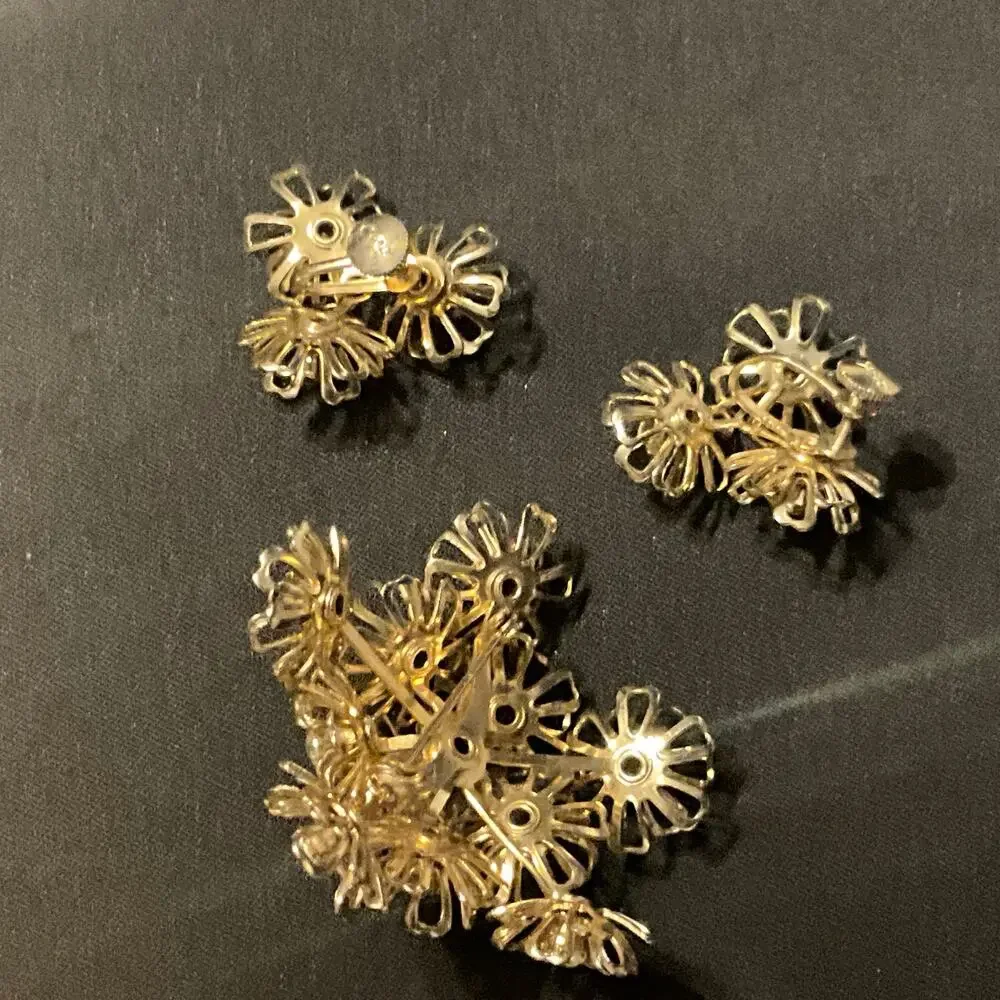 Vintage Coro Flower Rhinestone Brooch & Screw Back Earrings